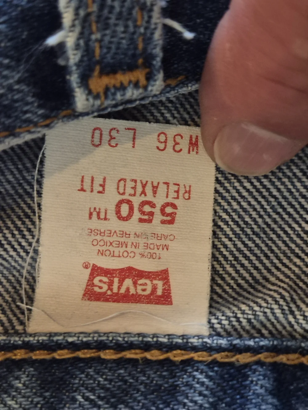 Vintage Levi's Men's Dark Blue Relaxed Straight Jeans W34xL30